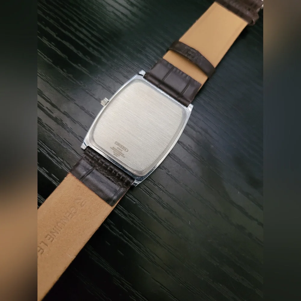 Mint Condition - Men's Slim Seiko Tank Barrel Wrist Watch 33mm‎ Leather
